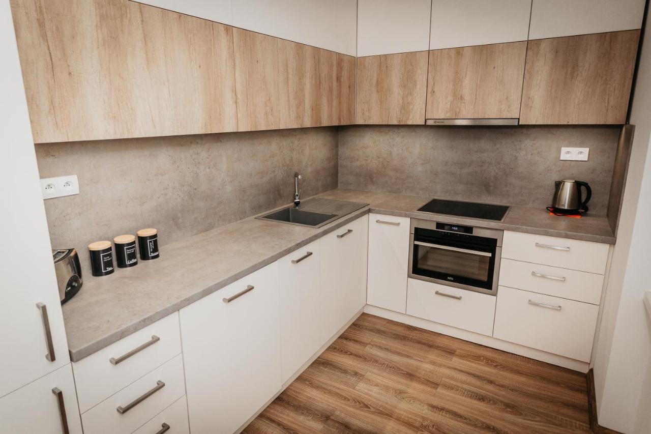 Old Town City Center Apartment 2 - Private Parking Included 코시체 외부 사진