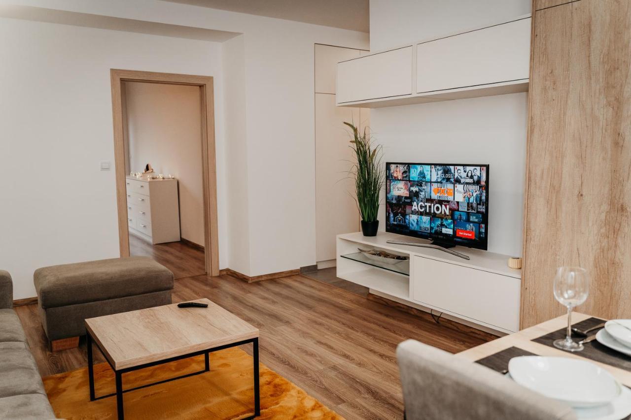 Old Town City Center Apartment 2 - Private Parking Included 코시체 외부 사진
